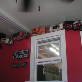 Robert Earl's BBQ - Pick Up Window - Barbeque Near Me - Long Beach, California Robert Earl's BBQ - Pick Up Window - Barbeque Near Me - Long Beach, California