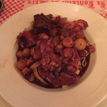 La Fontaine de Mars - Coq au vin - French Near Me - Paris, 75 La Fontaine de Mars - Coq au vin - French Near Me - Paris, 75