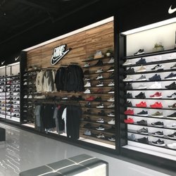 Shoe Palace