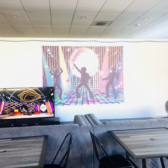 Tea Spot - sofa area with small tv - Sandwiches Near Me - Brentwood, California Tea Spot - sofa area with small tv - Sandwiches Near Me - Brentwood, California