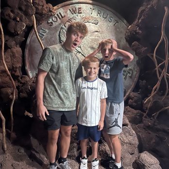 Field Museum - Photo op - Museums Near Me - Chicago, Illinois
