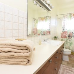 Kalispell Hostel - Bathroom, 1 of 2