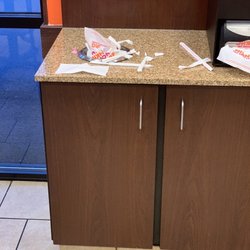 Dunkin' - Trash is over flowing
