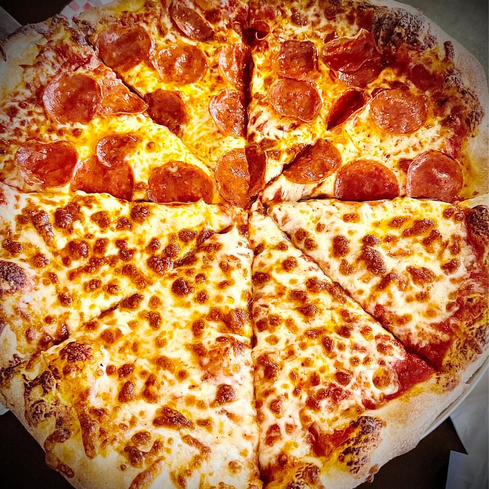 260 Roadhouse - 14in. Half Pepperoni Half Cheese (8 slices) - American Near Me - Forest Lakes Estates, Arizona