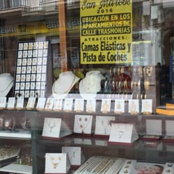 Joyeria Platino - Die Auslagen im Schaufenster