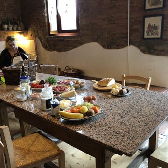 Arianna & Friends - Food Tours Near Me - Terricciola, PI