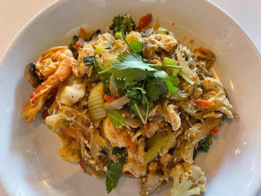 Family Thais Asian Bistro by null
