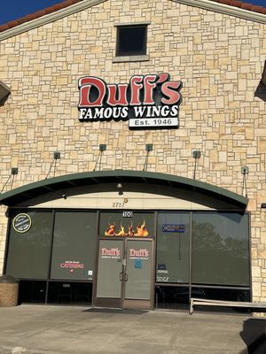 Duff's Famous Wings by null