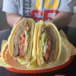 Harrisburg Country Club - Cheese burger no mayo