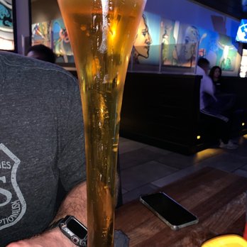 Yard House - New American Near Me - Sacramento, California