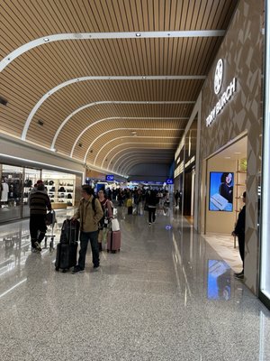 Taiwan Taoyuan International Airport by null