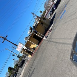 CORNER COTTAGE - Updated September 2024 - 678 Photos & 1489 Reviews - 310 S Victory Blvd