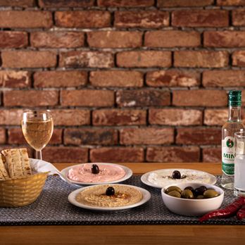 Atlantis Ealing Restaurant - Greek Near Me - London, XGL