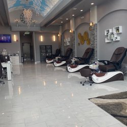 Pedicure chairs/manicure tables