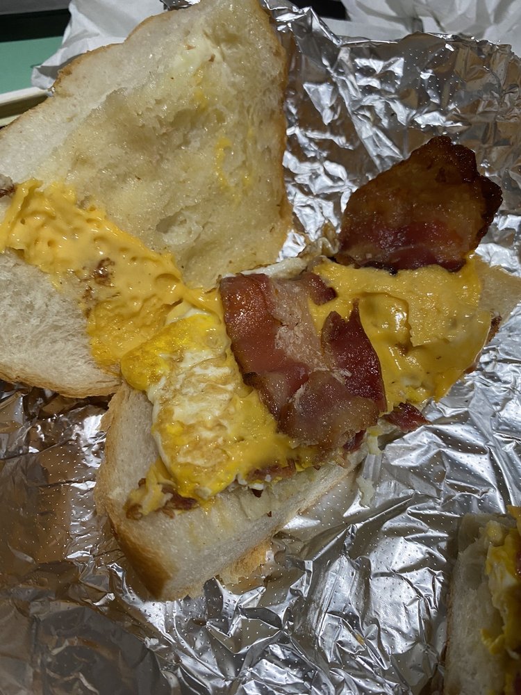 THE AVENUE DELI CAFE 26 Photos & 47 Reviews Delis 704 North Ave