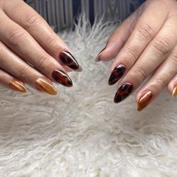 Modern Nail Bar