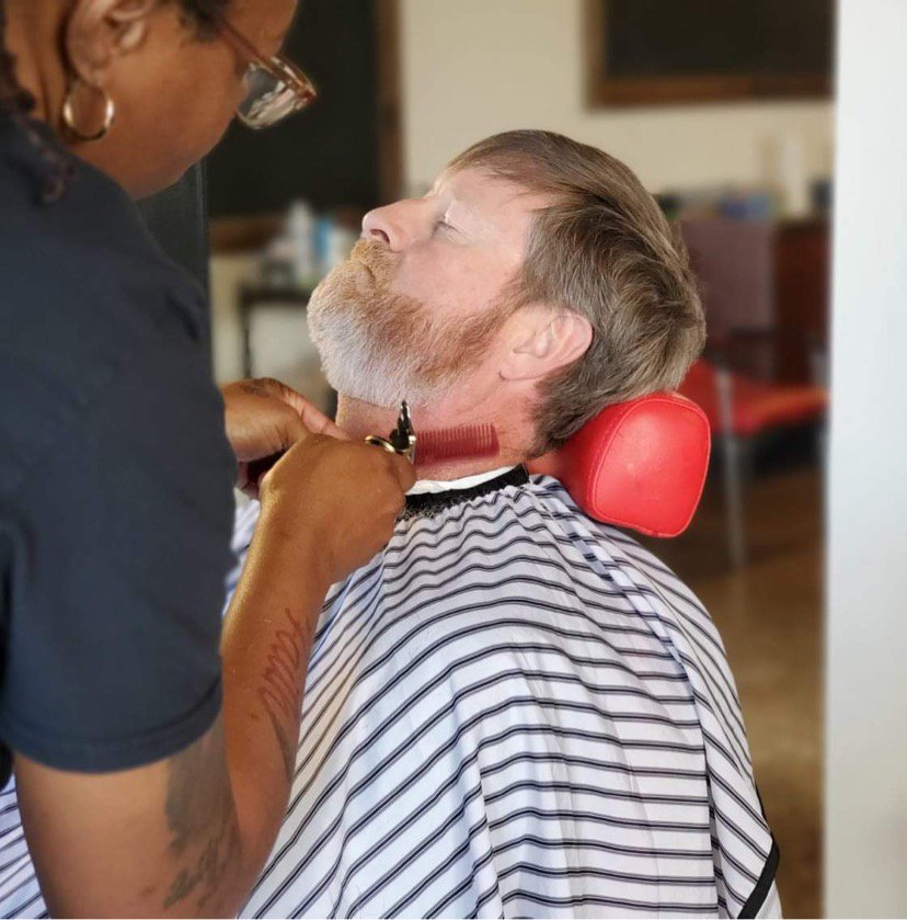 THE COLOR LOUNGE Updated October 2024 3 E Main St, Thomasville