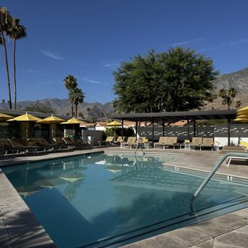 Twin Palms Resort - Poolside - Resorts Near Me - Palm Springs, California Twin Palms Resort - Poolside - Resorts Near Me - Palm Springs, California