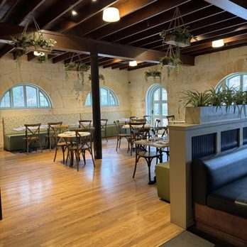 Jardin - Interior - Mediterranean Near Me - San Antonio, Texas