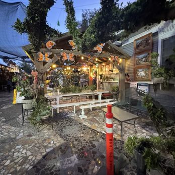 Tio's Tacos - Entrance from the parking lot - Mexican Near Me - Riverside, California