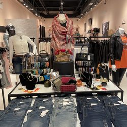 Nicole Wear
