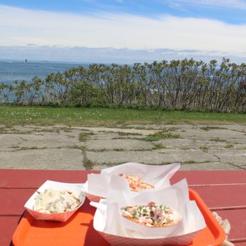 Bite Into Maine - enjoy the best lobster roll with and amazing ocean view. - Seafood Near Me - Cape Elizabeth, Maine
