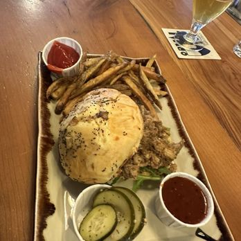 Bierhaul - Pulled pork sandwich plate - New American Near Me - West Chester, Pennsylvania