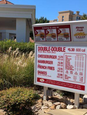 In-N-Out Burger by null