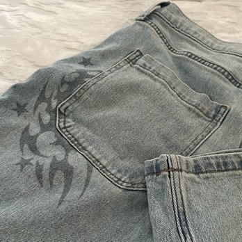 Hollister - Low rise baggy jorts w/ cybersiglism design on the back - Women's Clothing Near Me - Sunrise, Florida Hollister - Low rise baggy jorts w/ cybersiglism design on the back - Women's Clothing Near Me - Sunrise, Florida
