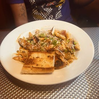 Razzoo's Cajun Cafe - Chicken Tchoupitoulas - Cajun/Creole Near Me - Concord, North Carolina