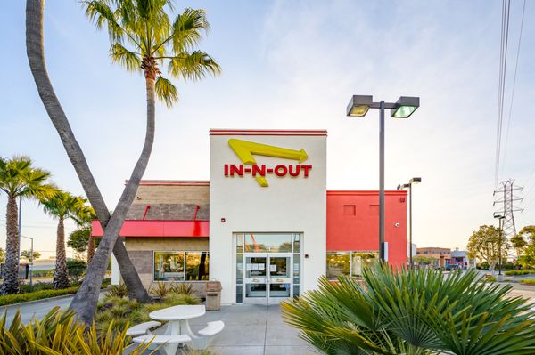 In-N-Out Burger by null