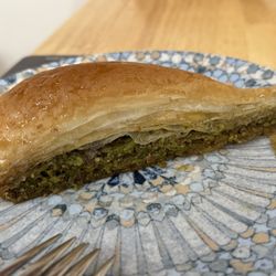 Telve Cafe - Pistachio daisy pie