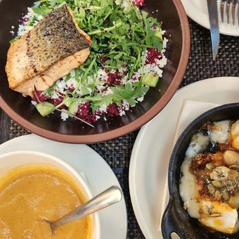 Running Goose - Quinoa salad with salmon (top left) - Gastropubs Near Me - Los Angeles, California