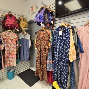 Nalli Silks - Women's Clothing Near Me - Iselin, New Jersey Nalli Silks - Women's Clothing Near Me - Iselin, New Jersey