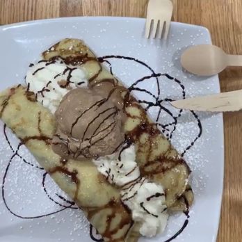 Bistro 6050 - Nutella and banana crepe with Cafe latte ice cream - Empanadas Near Me - Chicago, Illinois