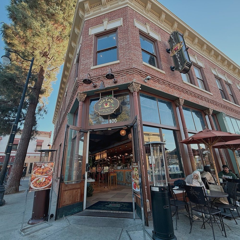 Urth Caffé - Orange - Coffee & Tea Near Me - Orange, California
