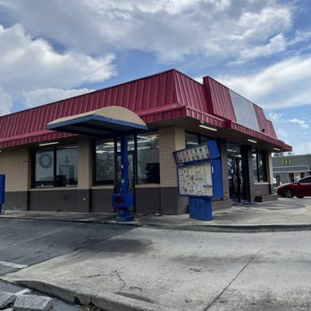 Hook Fish and Chicken - Restaurant View - Seafood Near Me - Moultrie, Georgia