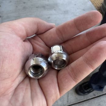 Valvoline Instant Oil Change - Two lug nuts - Oil Change Stations Near Me - Oakley, California Valvoline Instant Oil Change - Two lug nuts - Oil Change Stations Near Me - Oakley, California