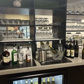 Schengen Business Lounge - Airport Lounges Near Me - Kraków, Massachusetts Schengen Business Lounge - Airport Lounges Near Me - Kraków, Massachusetts