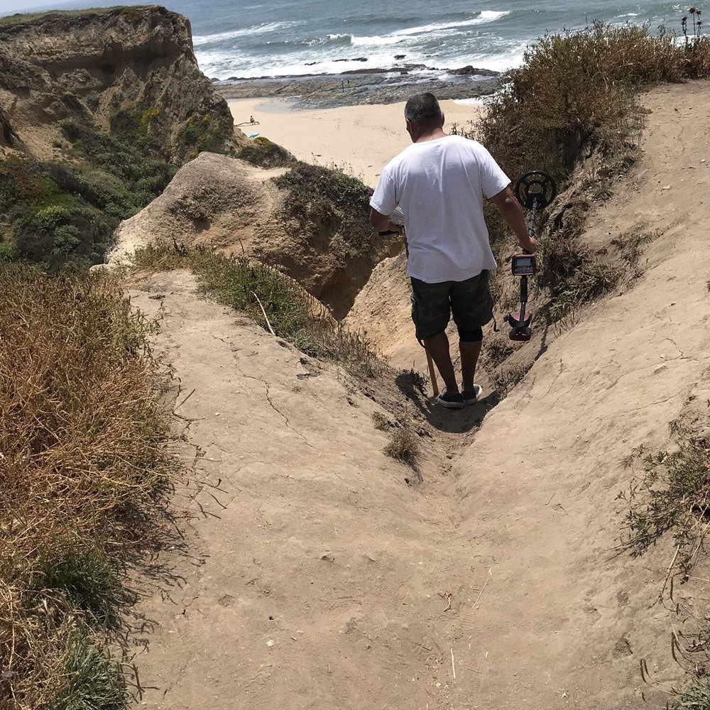 Redondo Beach - A very challenging access to go down to the beach - Beaches Near Me Redondo Beach - A very challenging access to go down to the beach - Beaches Near Me