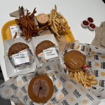 Habit Burger & Grill - Full order - Burgers Near Me - Queen Creek, Arizona Habit Burger & Grill - Full order - Burgers Near Me - Queen Creek, Arizona