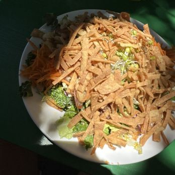 Freshies Maui - Sesame Salad (would not recommend) - Breakfast & Brunch Near Me - Makawao, Hawaii