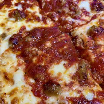 Loui's Pizza - Delicious pizza - Pizza Near Me - Hazel Park, Michigan