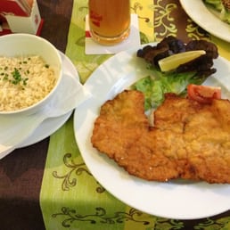 Die 4 - Wiener mit butterreis - food - Austrian Near Me - Vienna, 9