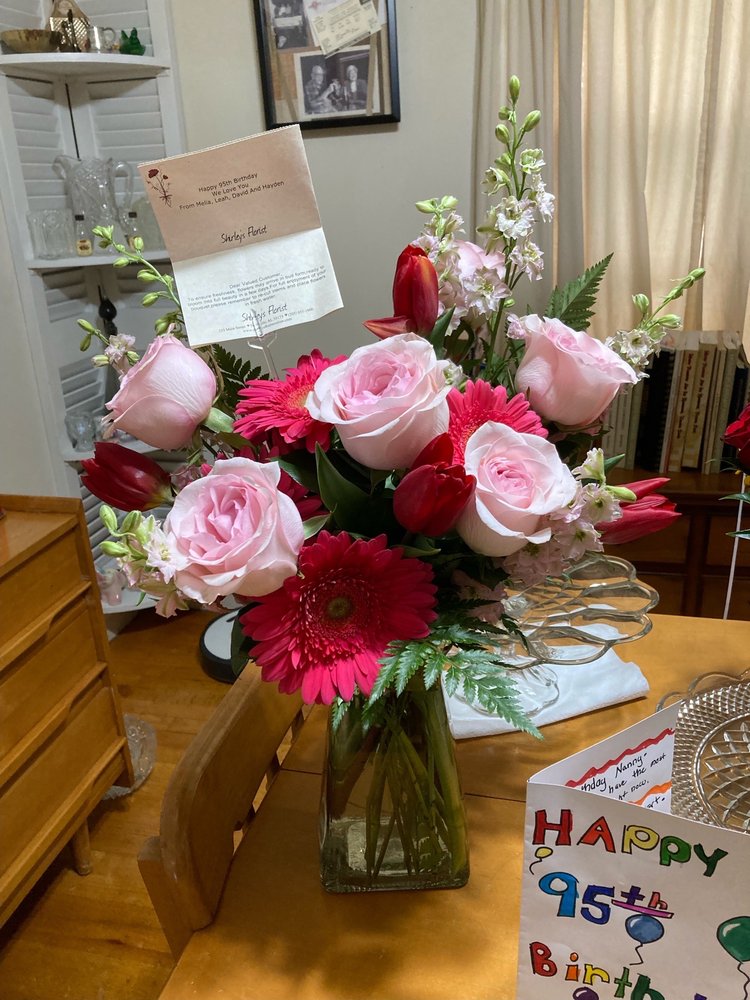 SHIRLEY’S FLORIST & EVENTS 12 Photos & 15 Reviews 233 Main St