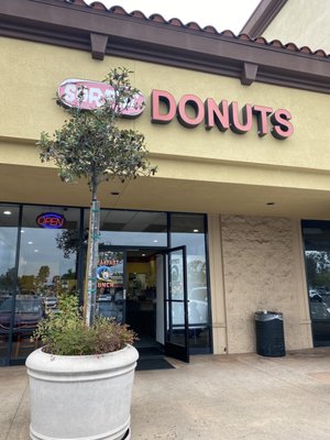 Surfin Donuts by null