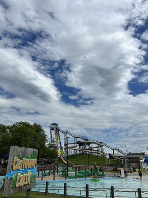 Hurricane Harbor Rockford by null
