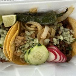 Tacos La Gran Señora - Chicken steak pastor taco