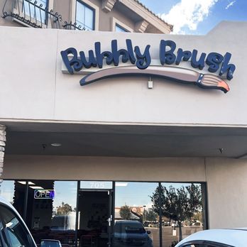 Bubbly Brush Tempe - Paint & Sip Near Me - Tempe, Arizona
