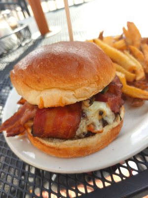Jackson Avenue Pub by null